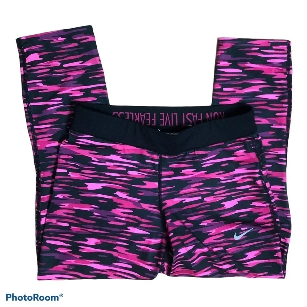 Nike Dri-Fit Pink Camo Fearless Relay Capri Crop S